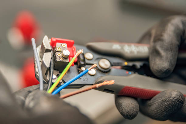 Best Affordable Emergency Electrician  in Golden Shores, AZ